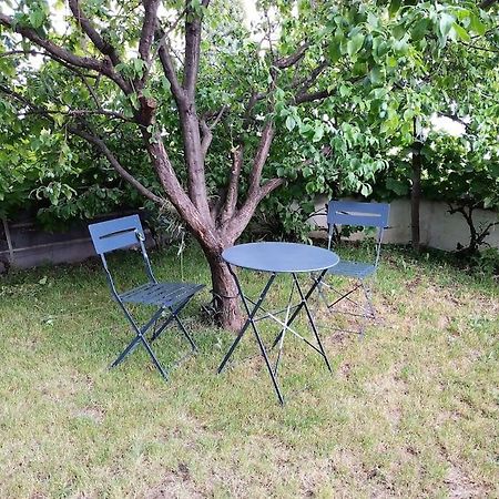 Grand Studio Avec Jardin Et Entree Privative A Noter Reservations De 3 Nuits Minimum Clermont-Ferrand Dış mekan fotoğraf