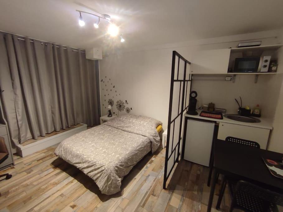 Grand Studio Avec Jardin Et Entree Privative A Noter Reservations De 3 Nuits Minimum Clermont-Ferrand Dış mekan fotoğraf