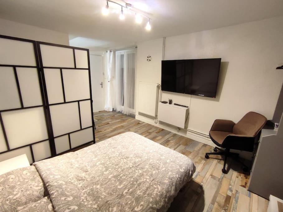 Grand Studio Avec Jardin Et Entree Privative A Noter Reservations De 3 Nuits Minimum Clermont-Ferrand Dış mekan fotoğraf